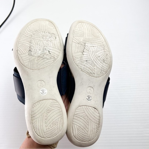 St. John’s Bay navy open toe sandals womens size 6 - Picture 10 of 10